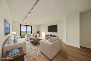 7855 Kennedy Blvd E, Unit 17H in North Bergen, NJ - Building Photo
