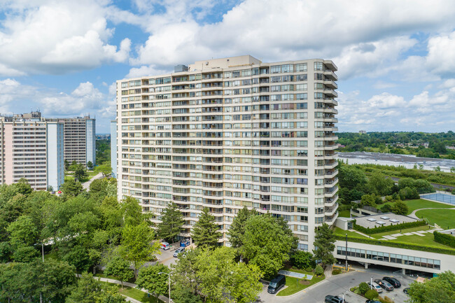 3 Greystone Walk Dr in Toronto, ON - Building Photo - Building Photo