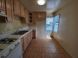 92 Gordon St, Unit A12 in Boston, MA - Building Photo