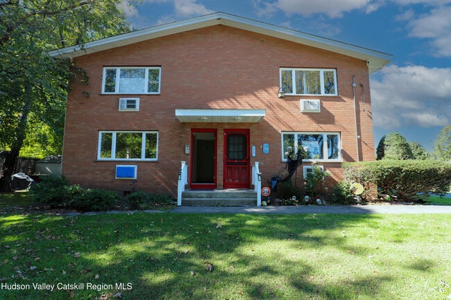 30 Lamb Ave in Saugerties, NY - Building Photo - Building Photo