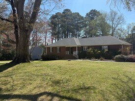 2513 Rolling Meadows Dr in Raleigh, NC - Building Photo