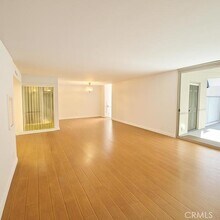 5301 Balboa Blvd in Los Angeles, CA - Building Photo - Building Photo