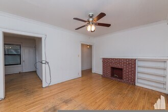 2253 W Argyle St in Chicago, IL - Building Photo - Building Photo