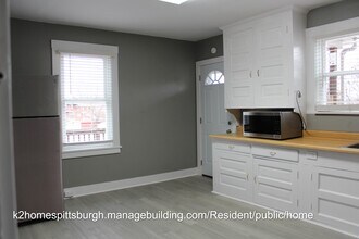 1018 Pennsylvania Ave in Clairton, PA - Building Photo - Building Photo