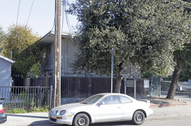 The Grand Townhomes at SoHay' in Hayward, CA - Building Photo - Building Photo