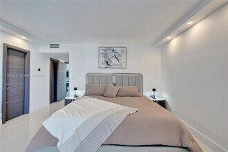 4001S S Ocean Dr in Hollywood, FL - Foto de edificio - Building Photo