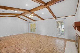 10304 Oak Creek Dr in Greenville, TX - Building Photo - Building Photo