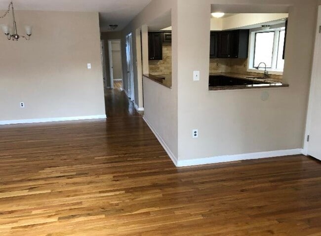 39 E 51st St in Bayonne, NJ - Building Photo - Building Photo