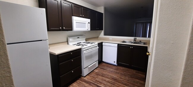4430 E Van Buren Ave, Unit 102 in Las Vegas, NV - Building Photo - Building Photo