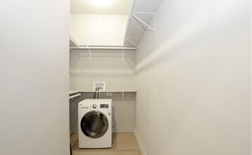 810 N Clark St in Chicago, IL - Building Photo - Building Photo