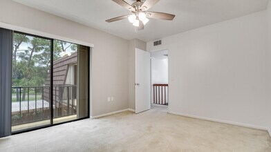 121 1st Ln in Palm Beach Gardens, FL - Building Photo - Building Photo