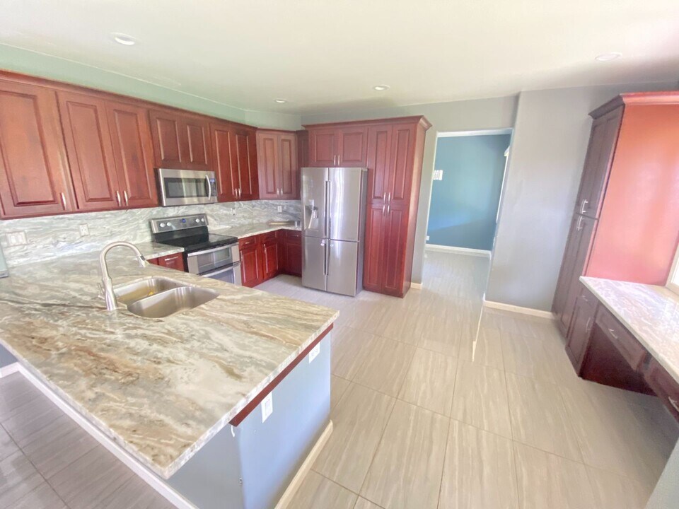 91-201-201 Pihapono Pl in Ewa Beach, HI - Building Photo