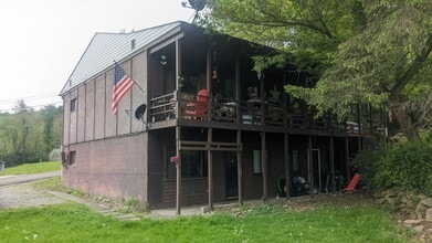 105 Hilltop Dr in Apollo, PA - Building Photo - Building Photo