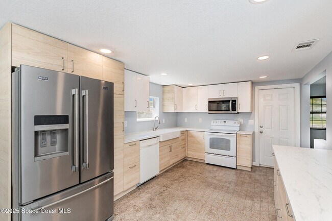 2255 Fatzler Rd in Melbourne, FL - Building Photo - Building Photo
