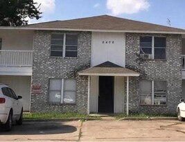 8400 Garcreek Cir in Austin, TX - Building Photo