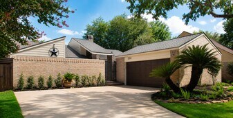 2303 Silver Sage Dr in Houston, TX - Building Photo