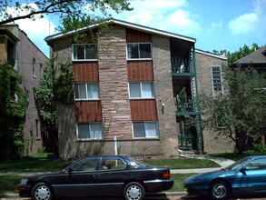 1324 W Greenleaf Ave in Chicago, IL - Building Photo - Building Photo