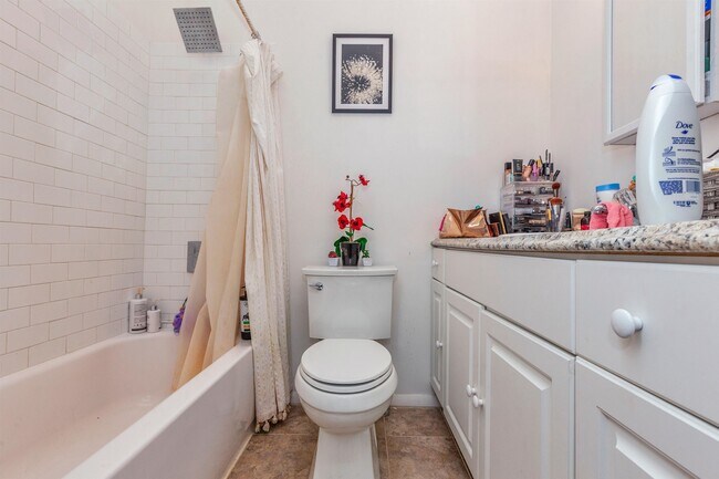 554 OBSERVER Hwy in Hoboken, NJ - Building Photo - Building Photo