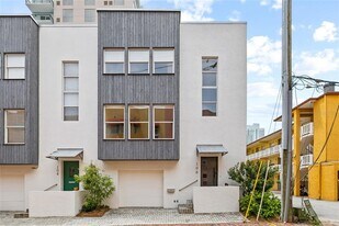 106 Fareham Pl N in St. Petersburg, FL - Building Photo