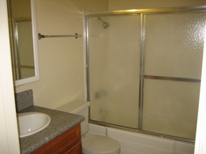 Alta Vista Apartments in Gardena, CA - Building Photo - Interior Photo