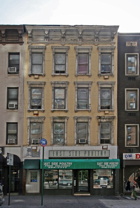 1522 First Ave in New York, NY - Building Photo