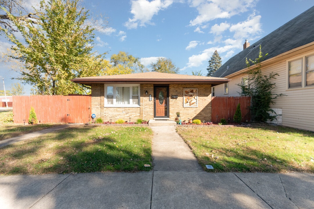 544 Garfield Ave in Calumet City, IL - Building Photo