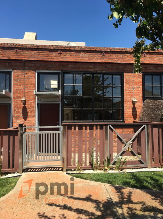 1501 37th Ave in Oakland, CA - Building Photo