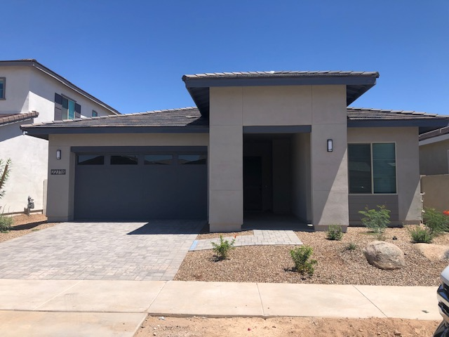 22718 E Bonanza Way in Queen Creek, AZ - Foto de edificio