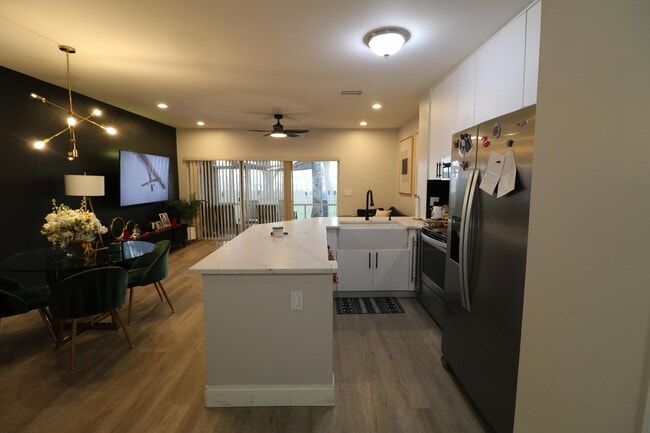 6848 Brook Hollow Rd in Greenacres, FL - Foto de edificio - Building Photo