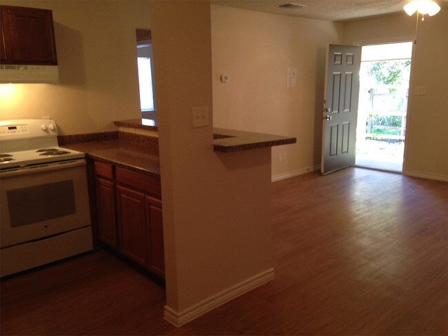 20105 San Marcos Hwy-Unit -1A - 13 in San Marcos, TX - Building Photo - Building Photo