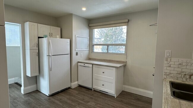 142 Maurice Crt in Newmarket, ON - Building Photo - Building Photo