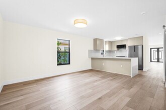 136 NW 53rd St in Miami, FL - Building Photo - Building Photo