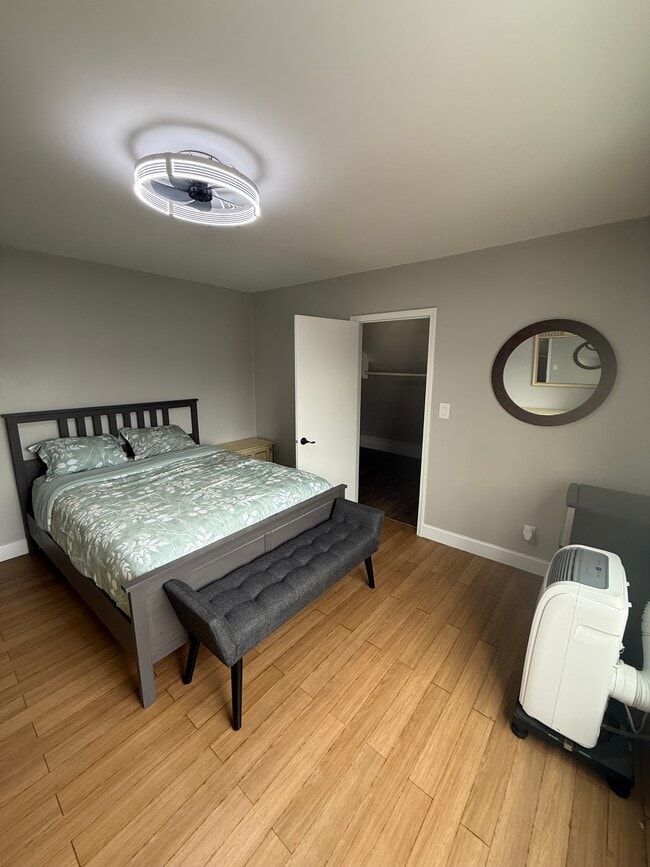 property at 805 E Taylor St