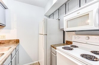 1810 N Garrett Ave in Dallas, TX - Building Photo - Building Photo