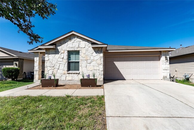 property at 371 Nottingham Loop
