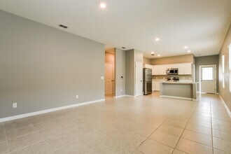 2632 Island Walk Dr in Deltona, FL - Building Photo - Building Photo