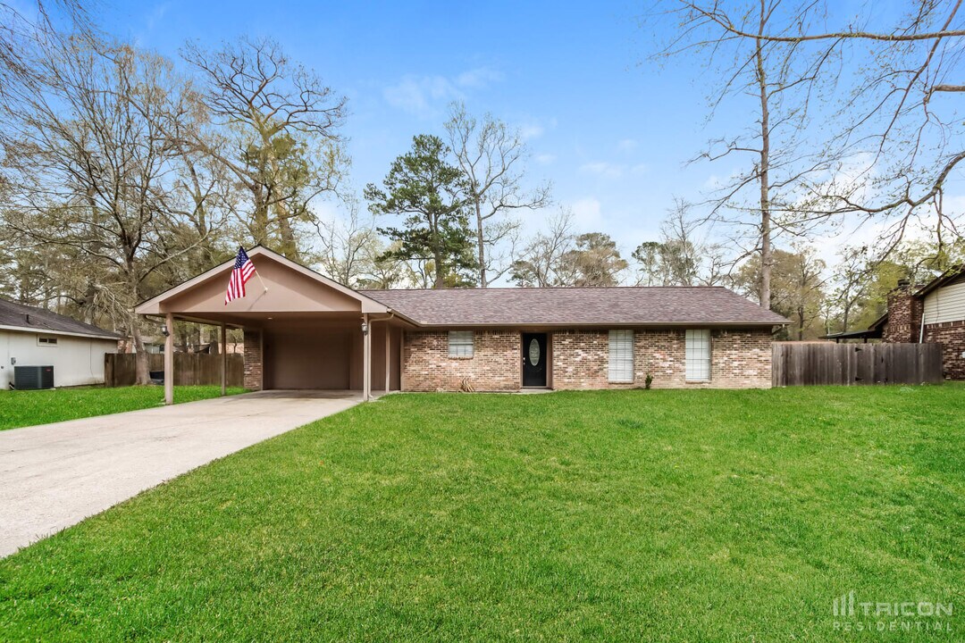 25568 Dogwood Ln in Splendora, TX - Building Photo