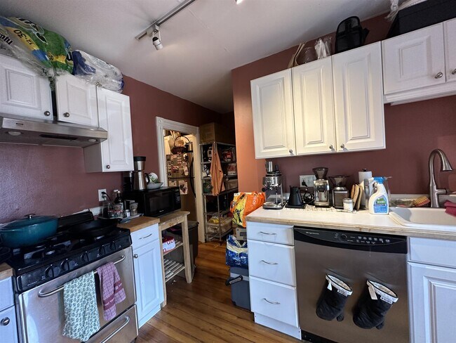 100 Woodstock St, Unit 3 in Somerville, MA - Building Photo - Building Photo