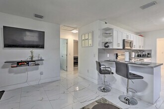 846 NW 111th St in Miami, FL - Building Photo - Building Photo