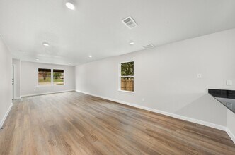 1002 S Main St in Temple, TX - Foto de edificio - Building Photo