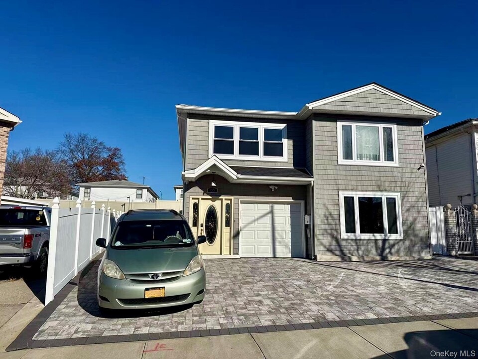 88 Radford St in Staten Island, NY - Foto de edificio