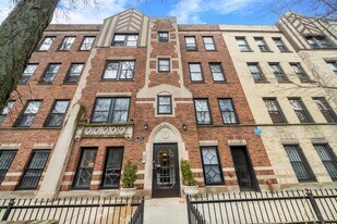 2124 N Hudson Ave in Chicago, IL - Building Photo