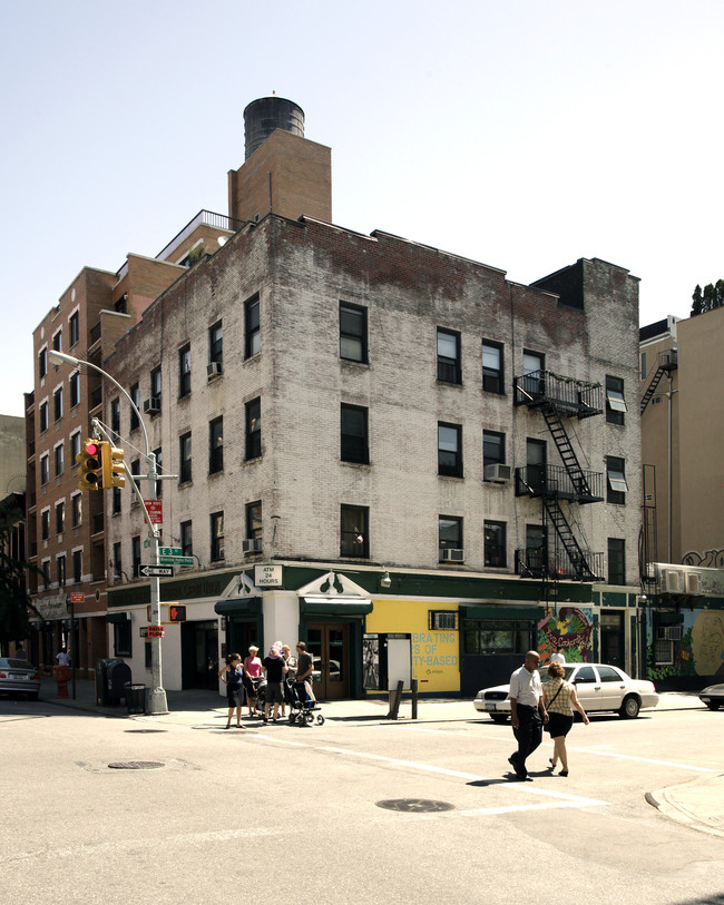 37 Avenue B in New York, NY - Foto de edificio - Building Photo