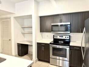 2222 Smith St in Houston, TX - Building Photo - Building Photo