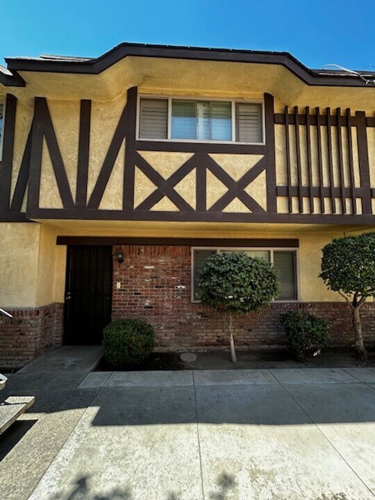 600 Lansing Dr in Bakersfield, CA - Building Photo