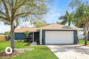 8007 Apache Ln in Lakeland, FL - Building Photo