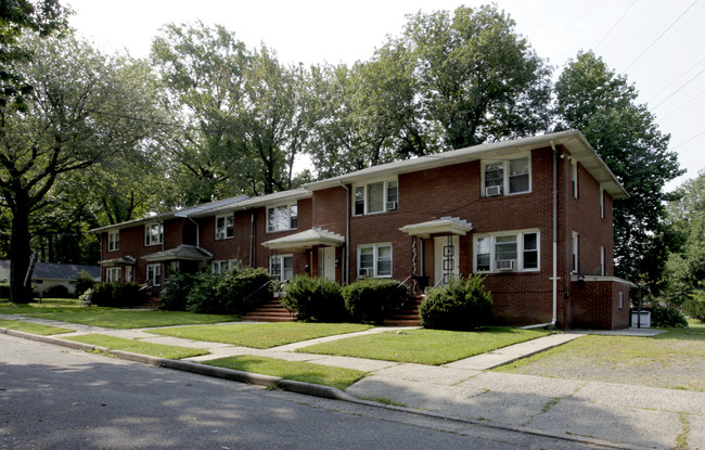 32 Audubon Ave in Edison, NJ - Foto de edificio - Building Photo