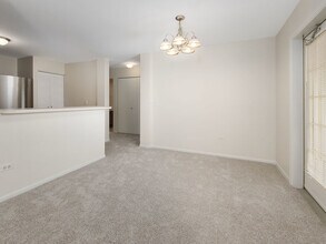 1309 Silverstone Dr in Carpentersville, IL - Building Photo - Building Photo