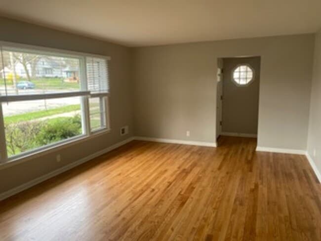 1436 Plymouth Ave SE in Grand Rapids, MI - Building Photo - Building Photo