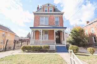 735 Considine Ave in Cincinnati, OH - Building Photo